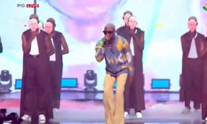 KiDi makes surprise appearance at VGMAs to perform amidst health reports (WATCH)