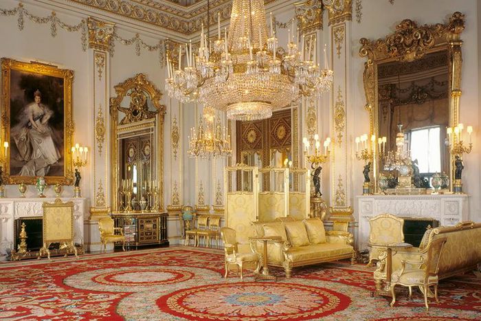 white drawing room at Buckingham palace