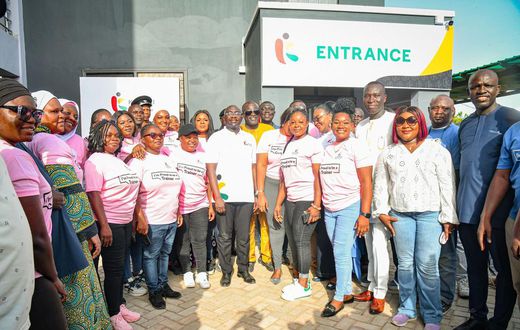 Dr Bawumia opens kayayei hostel