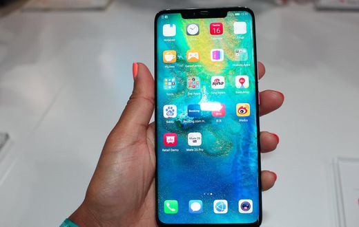 Huawei Mate 20 in the hand