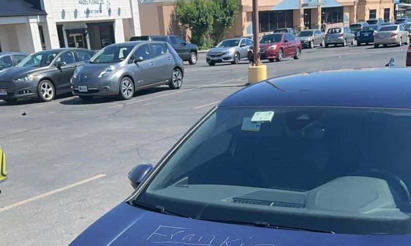 Man exits mall, meets scratches on his car which read: “Frankie is a cheater + a Liar”