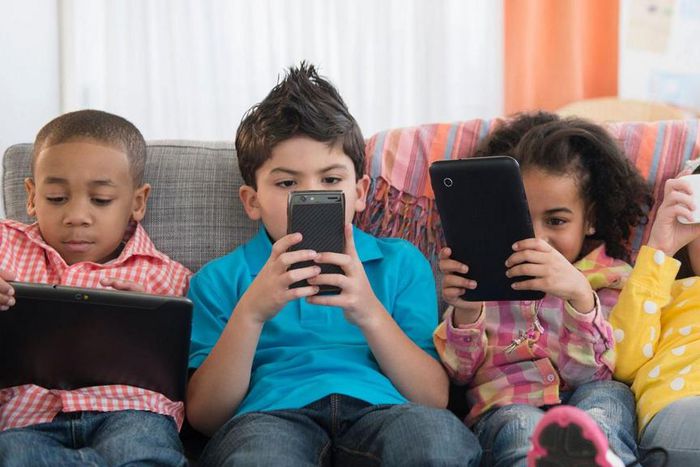 Florida governor bans children under 14 from having social media accounts [BBC]