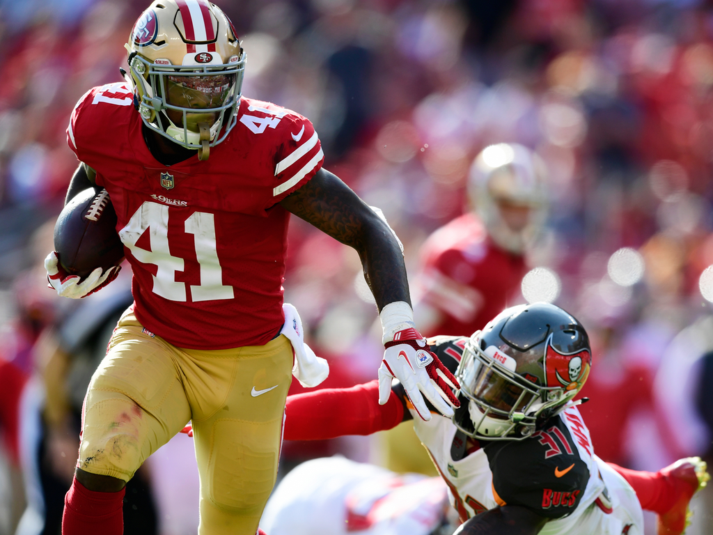Top 12 waiver-wire pickups for Week 14 of fantasy football