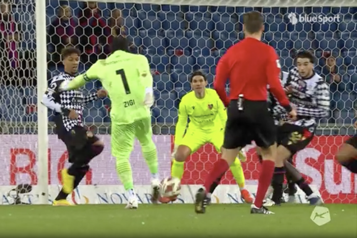 Lawrence Ati-Zigi misses the last minute equalizer.