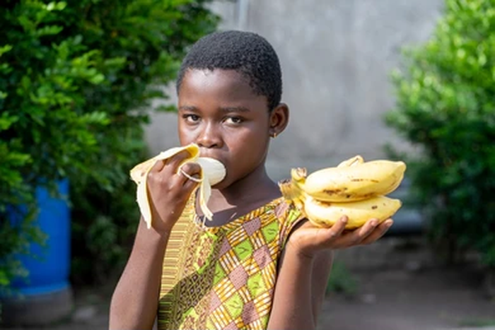 Health dangers of eating bananas in the morning [shuttershock]