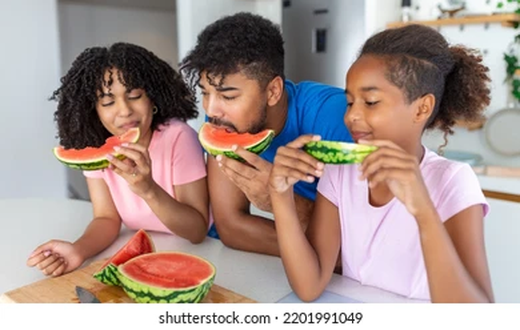 What happens to your body if you eat only fruits for 72 hours? [shuttershock]
