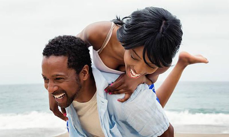 Happy couple(FreeImages)