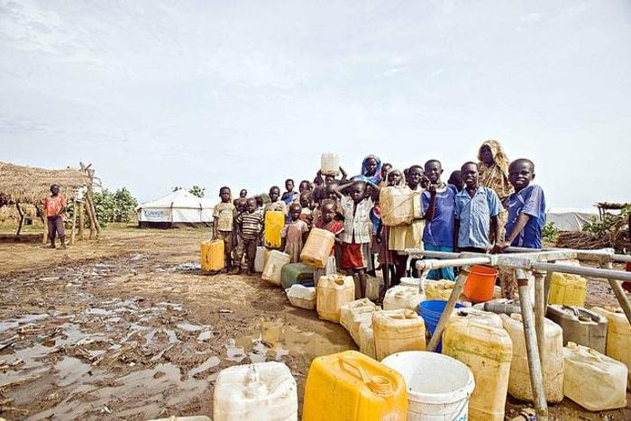 Children and women in line for water crisis shortage [conserve-energy-future]