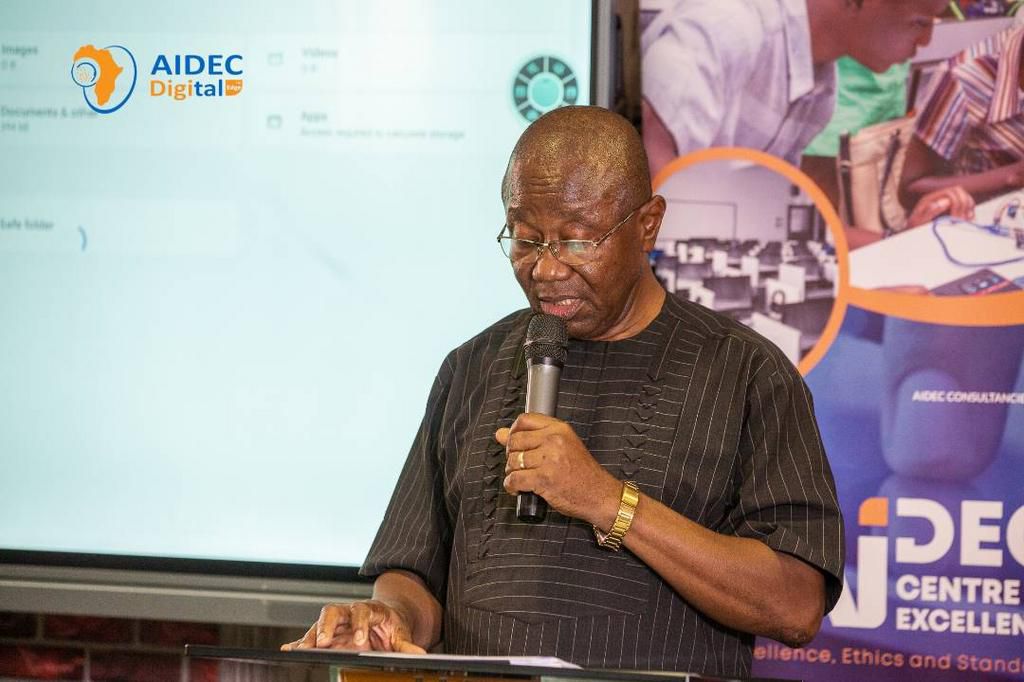 Ambrose Yennah, CEO of AIDEC Digital speaking at the AI seminar (2)