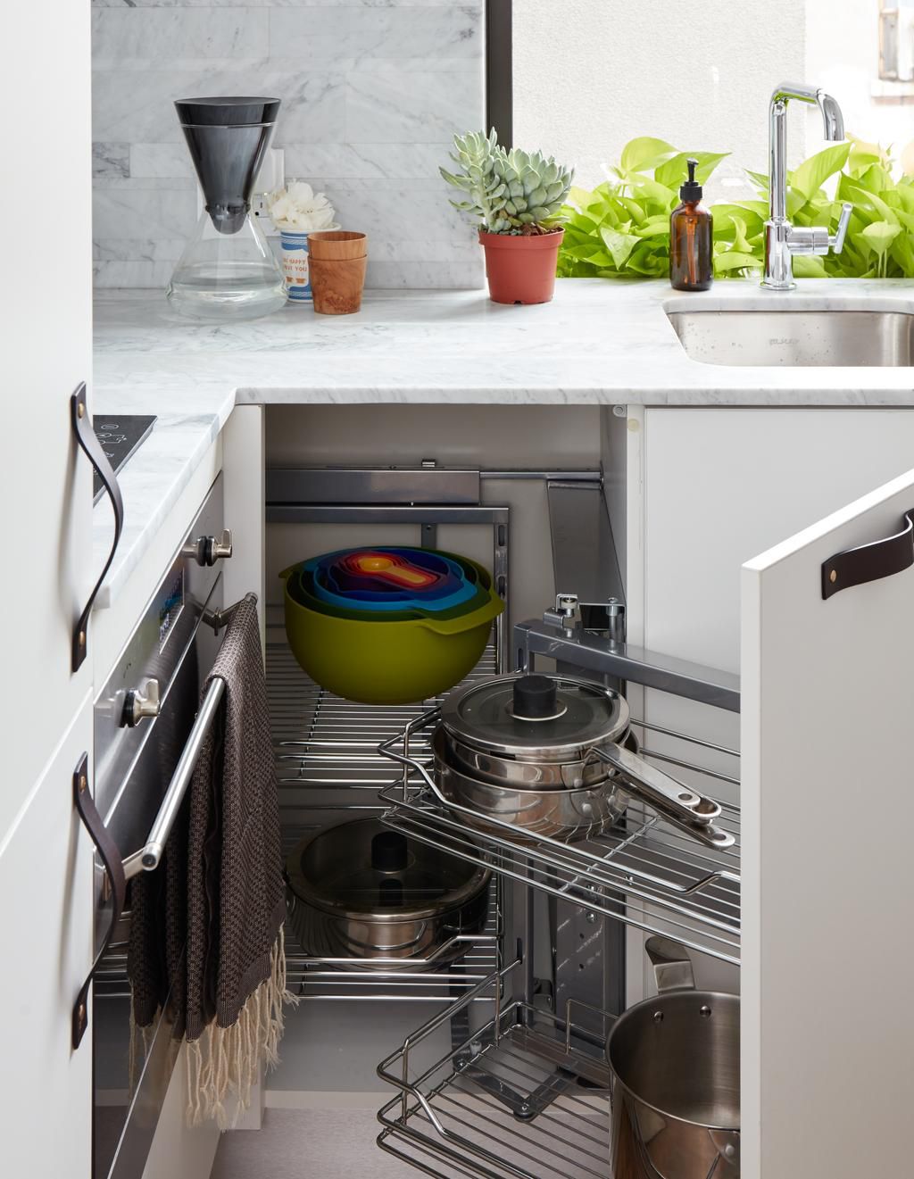 50 stunning photos reveal what microkitchens are like in New York and San Francisco