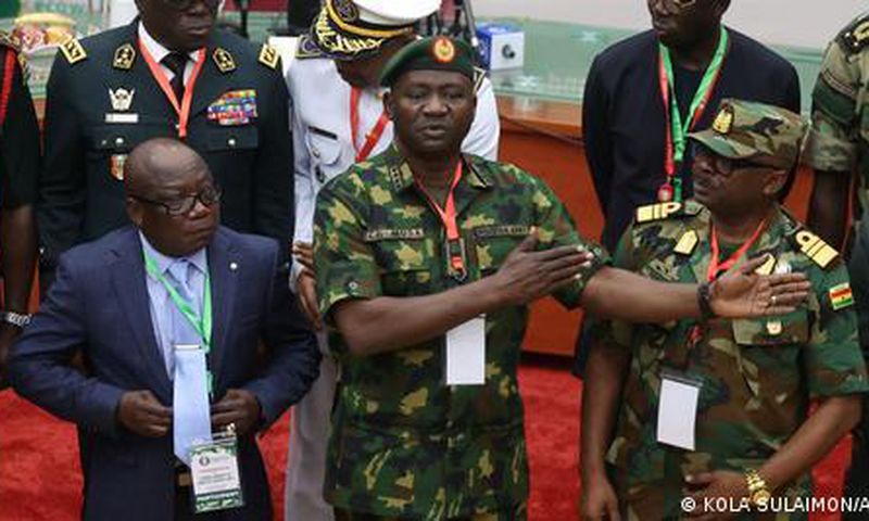 ECOWAS military chiefs suspend key meeting on Niger coup as fears mount. [DW]