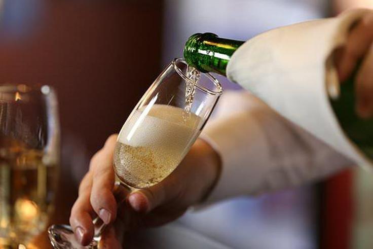 Some foods don't go with alcohol [DailyMail]