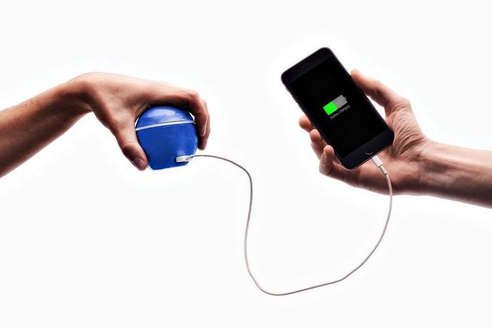 Kinetic charger [digital trends]