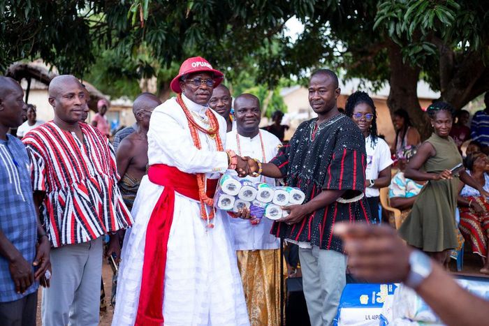 Olu of Warri Kingdom Ogiame Atuwatse III CFR donates to Ghana’s flood victims