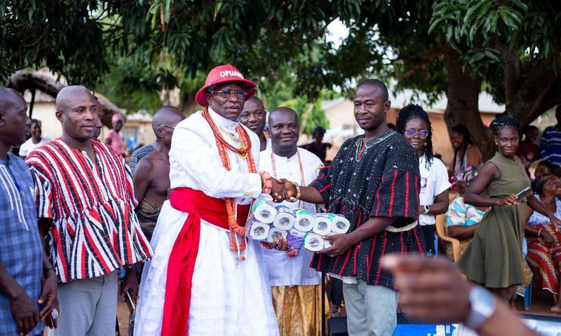 Olu of Warri Kingdom Ogiame Atuwatse III CFR donates to Ghana’s flood victims