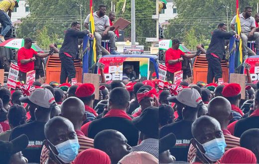 Ghanaians protest peacefully against Bank of Ghana but fail to present petition