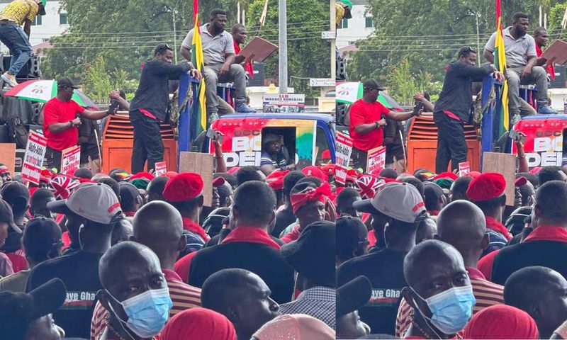 Ghanaians protest peacefully against Bank of Ghana but fail to present petition