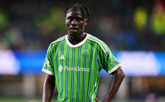 Meet Georgi Minoungou: The African footballer who plays with only one eye