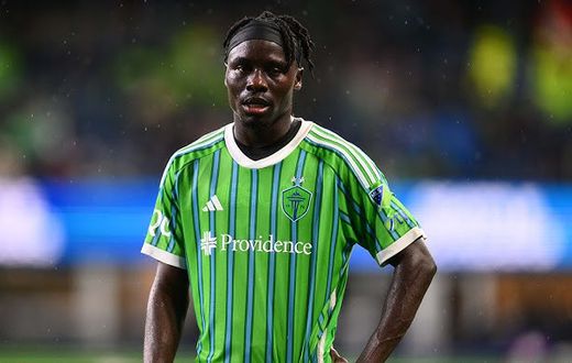 Meet Georgi Minoungou: The African footballer who plays with only one eye