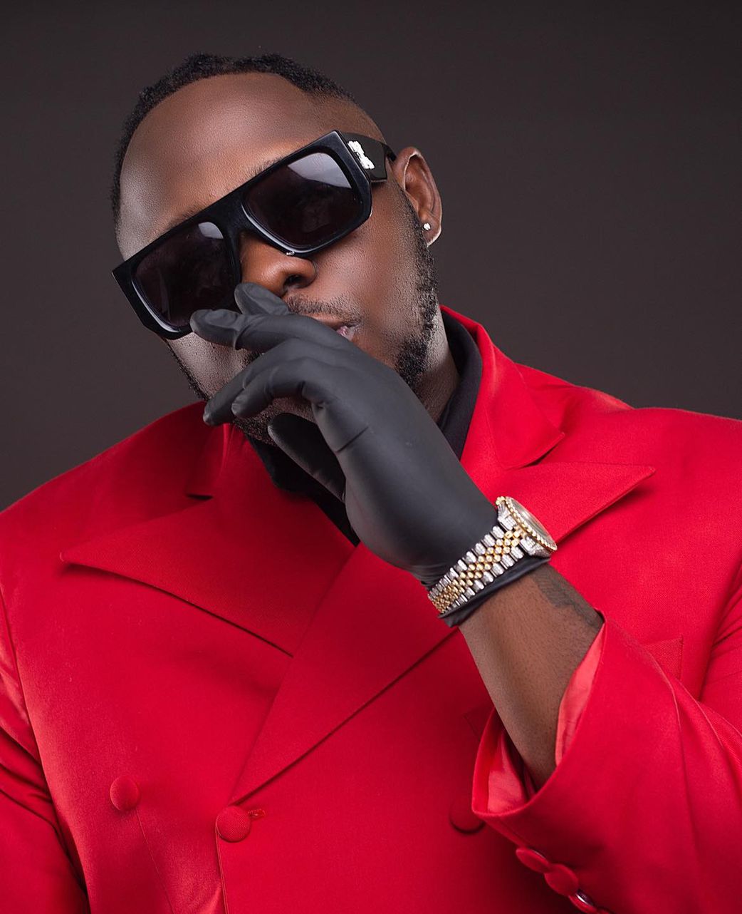 Medikal finally addresses Eazzy romance rumours, teases wedding plans (video)