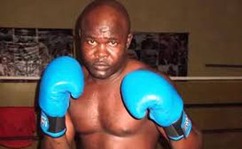 Boxer Bukom Banku explains why he was exchanging blows with ex-girlfriend