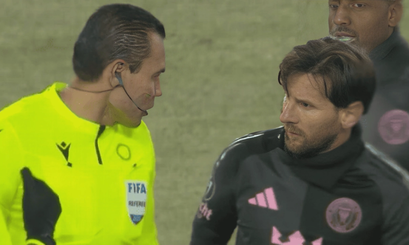 Mexican referee banned for 6 months after requesting Messi’s autograph