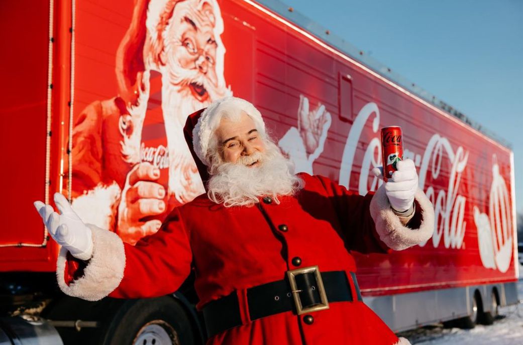 Priest forced to apologise for telling children that Santa is not real