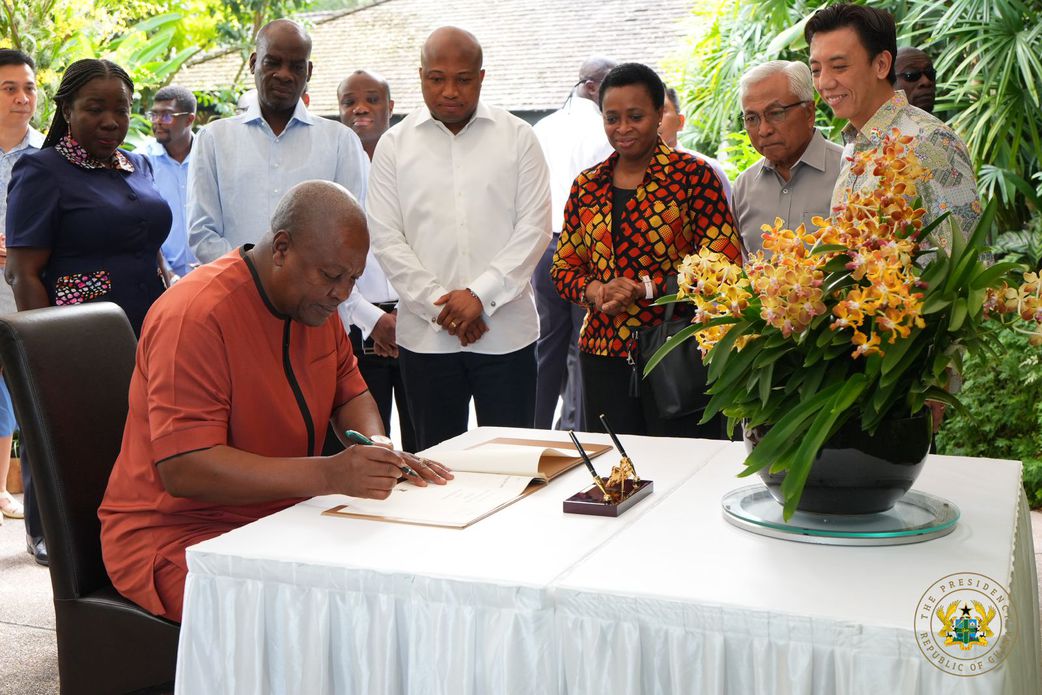 President Mahama honoured with orchid hybrid in Singapore