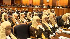 Why do lawyers wear wigs? [Quora]