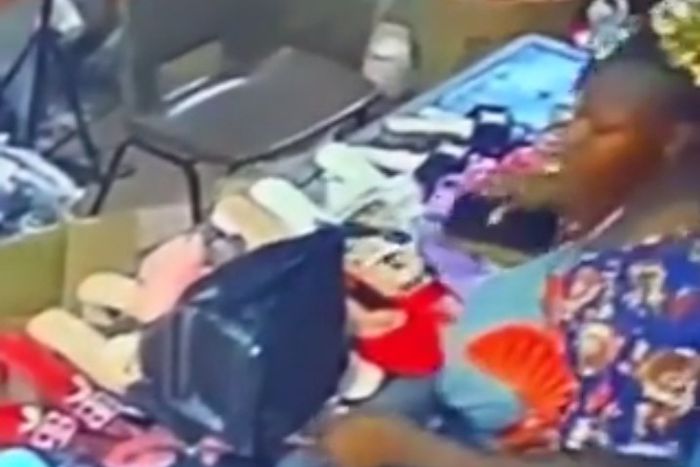 Woman steals phone in Kasoa