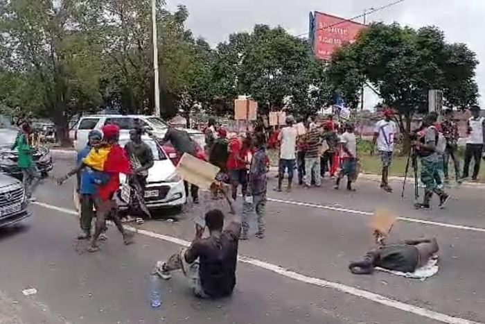 Ghana Police Service condemns Democracy Hub demonstrators for obstruct road users