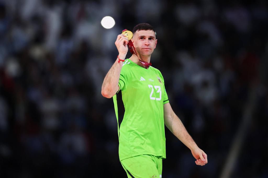 Emiliano Martinez on December 18, 2022.