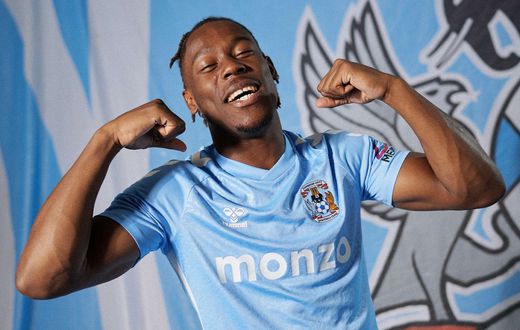 Brandon Thomas-Asante: Ghana striker joins Coventry City