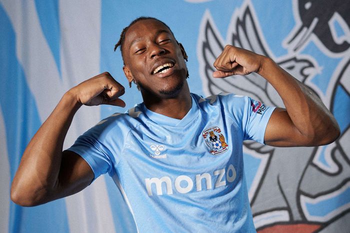 Brandon Thomas-Asante: Ghana striker joins Coventry City