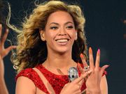 Beyonc has 10 #1 hits on the Billboard Hot R&B/Hip-Hop Songs chart.