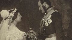 Carrying a bouquet on a wedding day dates back to ancient times [EnglishHeritage]