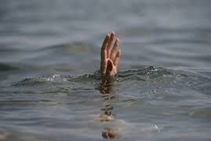 Ferry repair staff drowns in Oti River while fixing broken-down ferry in Dambai