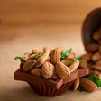 The health benefits of almonds are numerous [Medium]