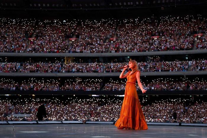 Taylor Swift on stage