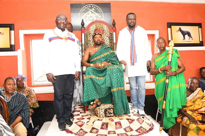 Bawumia enstooled Chief at Nsawam