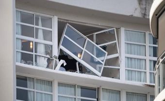 Pilot dies after helicopter collides with Australian hotel rooftop [Yahoo]