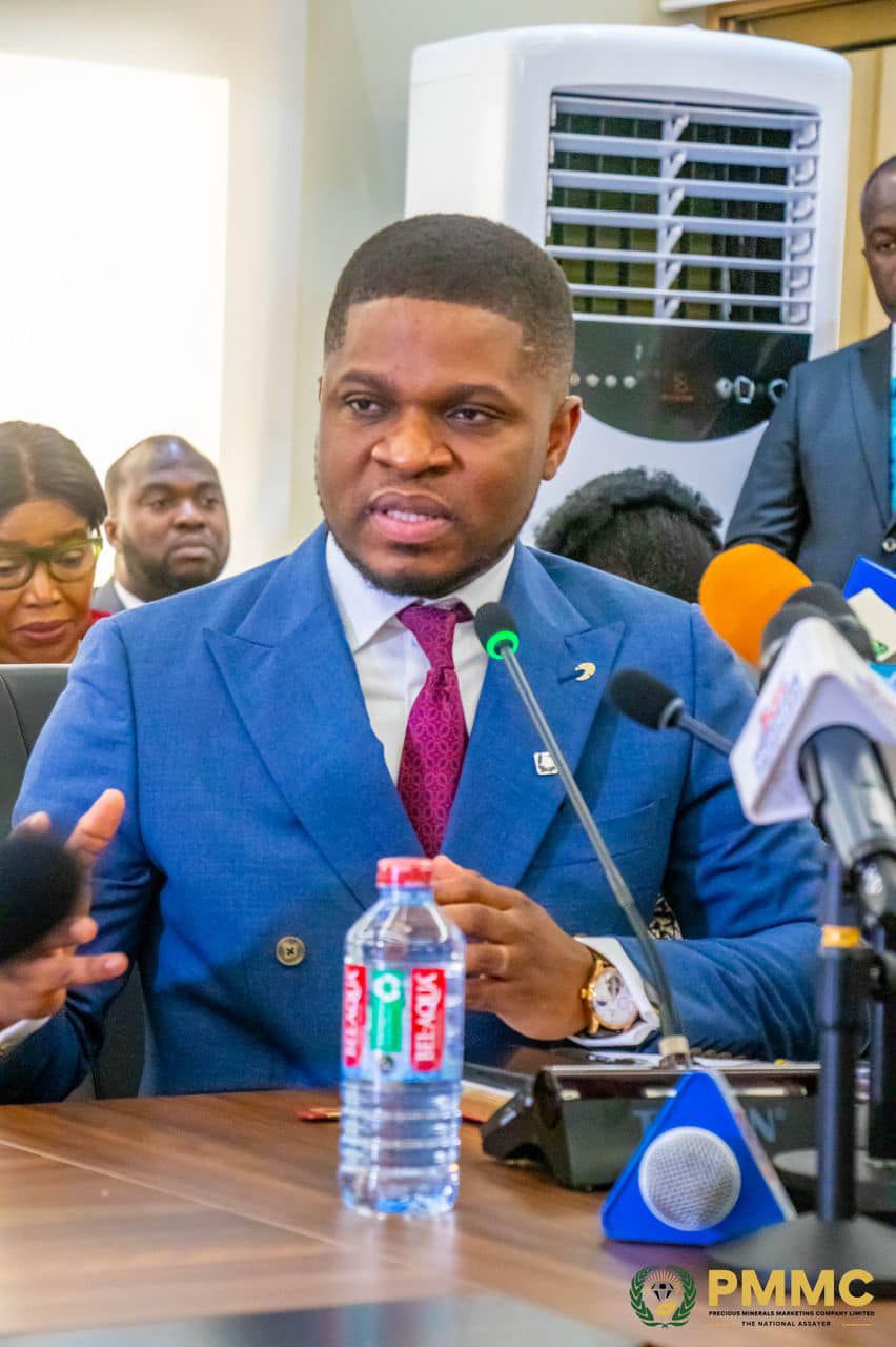'You’ll be cursed' - Agradaa warns critics of $800 Gift from Sammy Gyamfi (video)