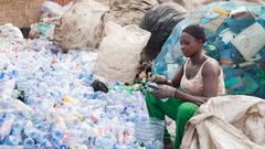 5 simple ideas to turn plastic waste into treasure
