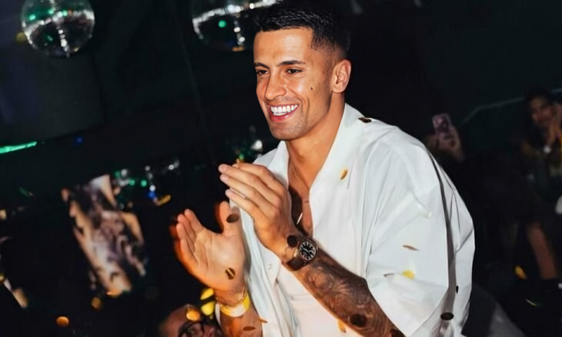 Former Manchester City star allegedly punches one person in wild nightclub fight