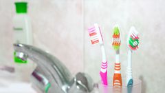 Object you should never leave in the bathroom [oneindia]