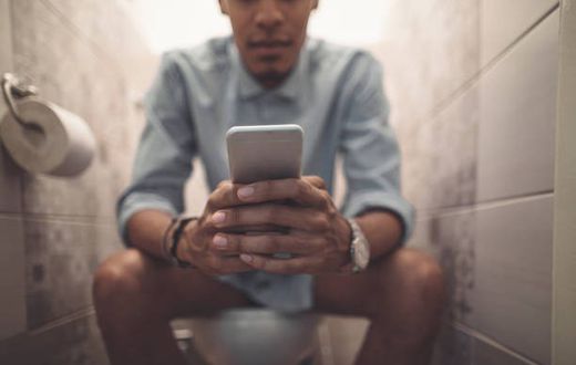 Never take your phone to the toilet [iStock]