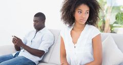 8 warning signs a man has lost interest in you