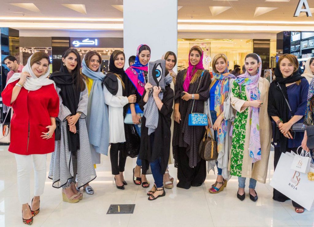 5 countries with the strictest dress codes