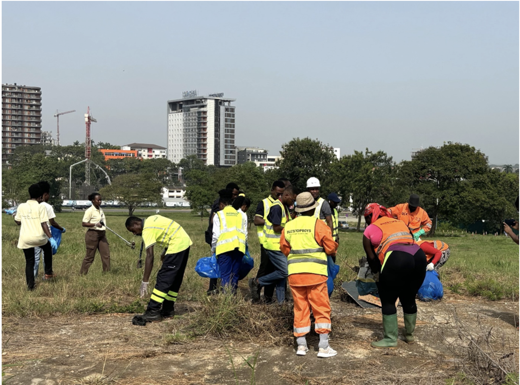 The Buz Stop Boys Cleaning up the Area Around the Airport in Collaboration with Ghana Airport. (Picture: Zoe Geissler)