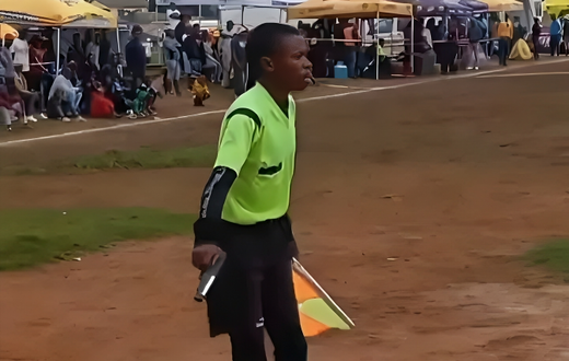 South African referee pulls a gun